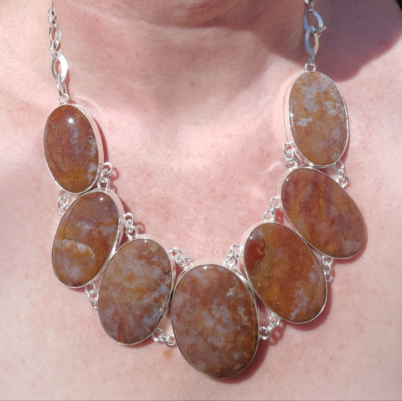 New Oversized Seam Agate Silver Statement Necklace. - Picture 4 of 16